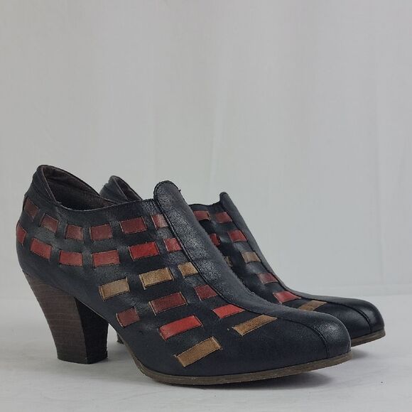 L'Artiste Spring Step Black & Red Brilliance Dress Pump Leather Bootie - Picture 1 of 13